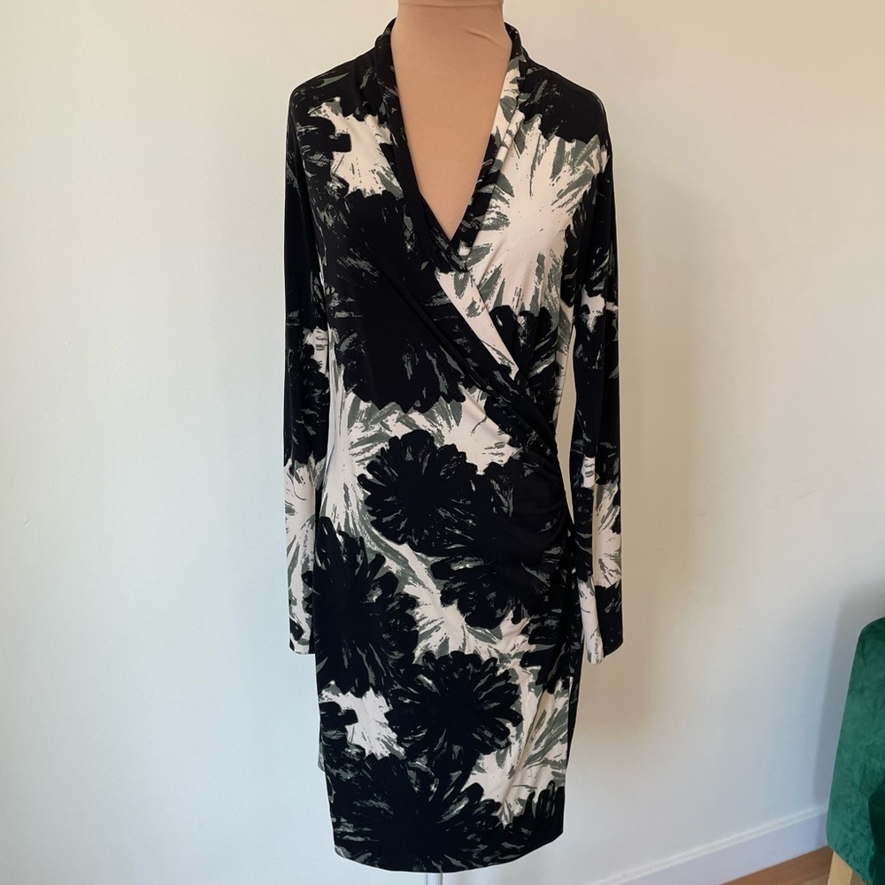 Kamali Kulture Black White Flower Bomb Faux Wrap Long Sleeve V-Neck Dress Size S